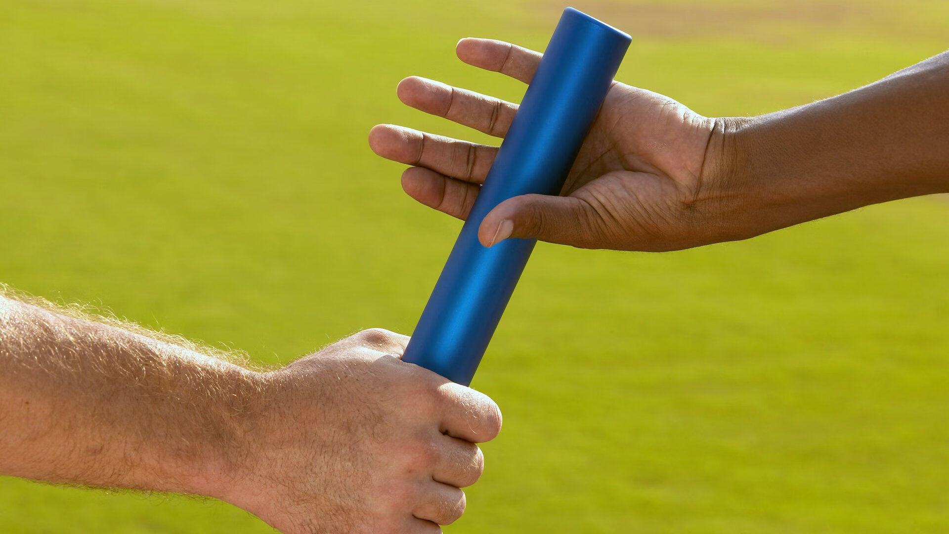 九游官网pc-艾比·德尔福：以强硬防守和精准传球稳固南非队后场，艾比利德尔