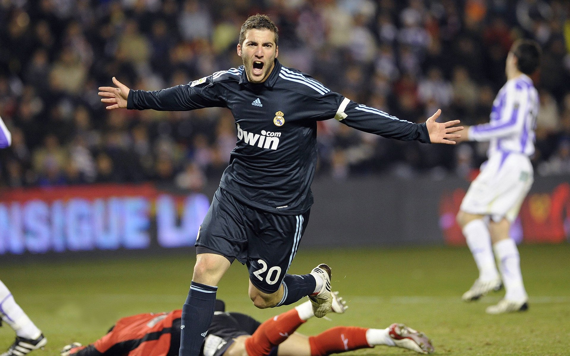 九游游戏中心官网-英超冠军悬念：最后的决战即将开启！，2021英超最后一轮